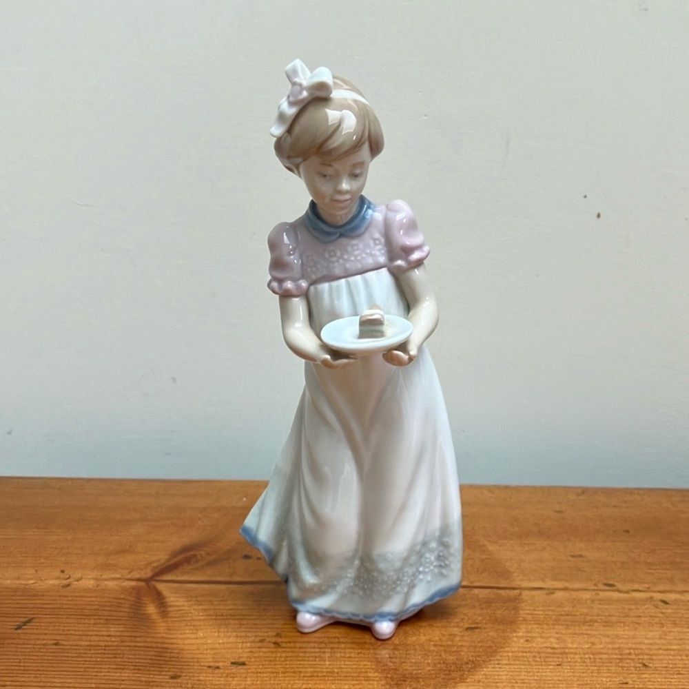 Lladro's Happy Birthday Figurine